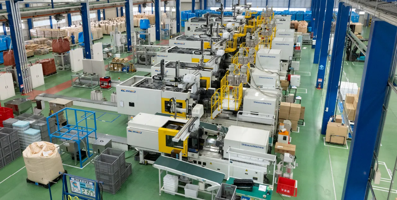 工場の製造ラインの様子